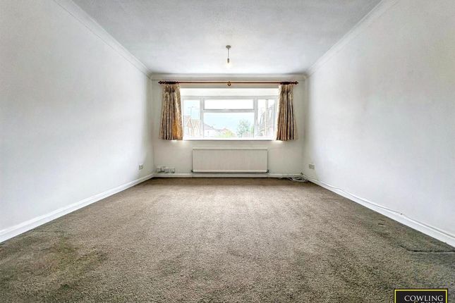 14, Silver Way, Wickford photo 2