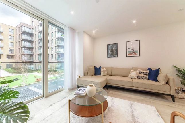 Detached house to rent in Woodberry Down, London