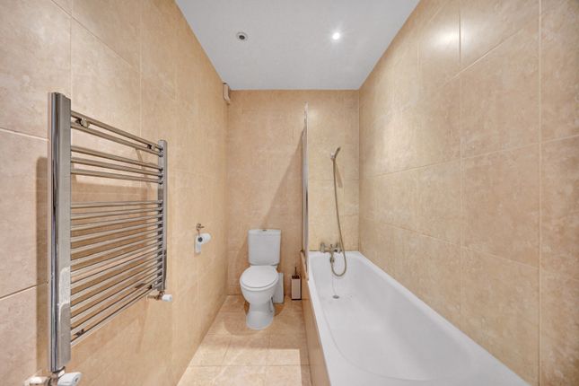 Flat for sale in Dunlace Road, Lower Clapton