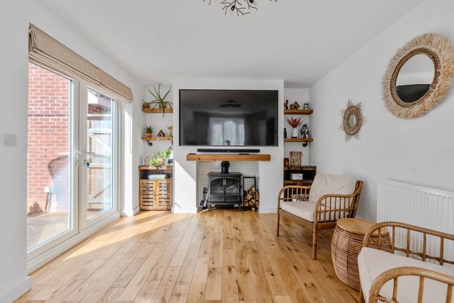 236 Willow Way, Coventry photo 3