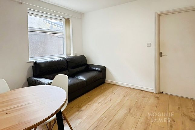 Flat 2, 11, Northcote Street, Cardiff photo 2
