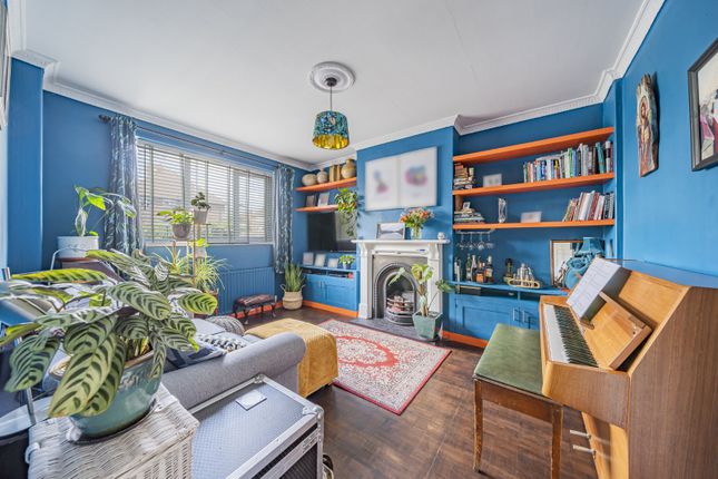 Thumbnail Maisonette for sale in Elmbrook Gardens, Eltham, London