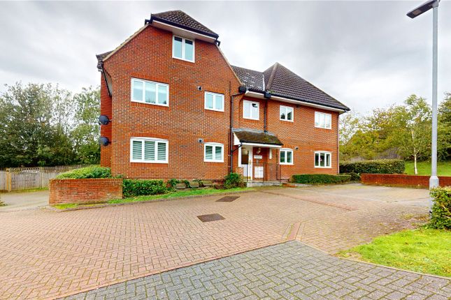 Flat for sale in Pound Place, Binfield, Bracknell, Berkshire