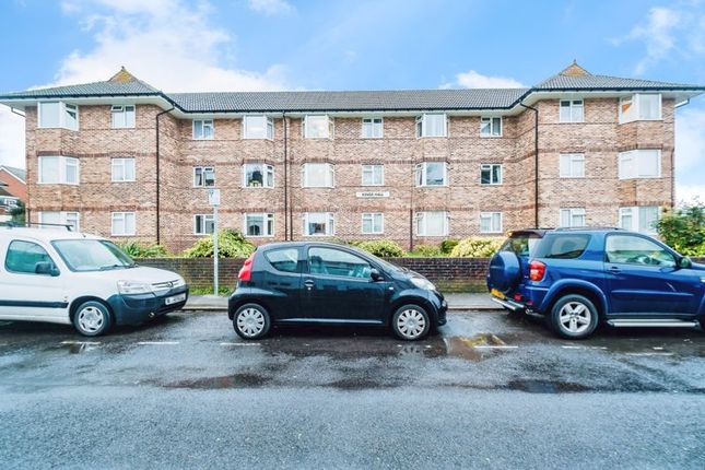 Flat for sale in Kings Hall, Worthing