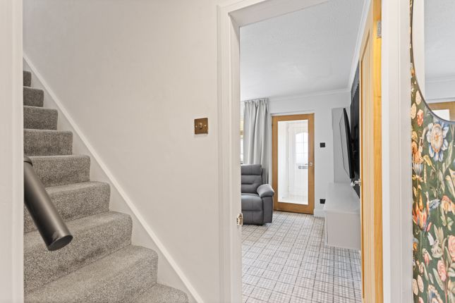 35, Finlay Avenue, Livingston photo 4