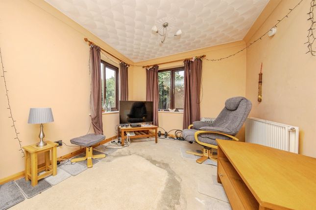 41, Worcester Road, Ipswich photo 2