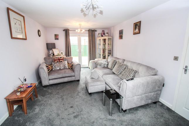 33, Ullswater Close, Corby photo 3