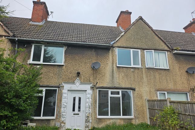 Terraced house to rent in East Avenue, Woodlands