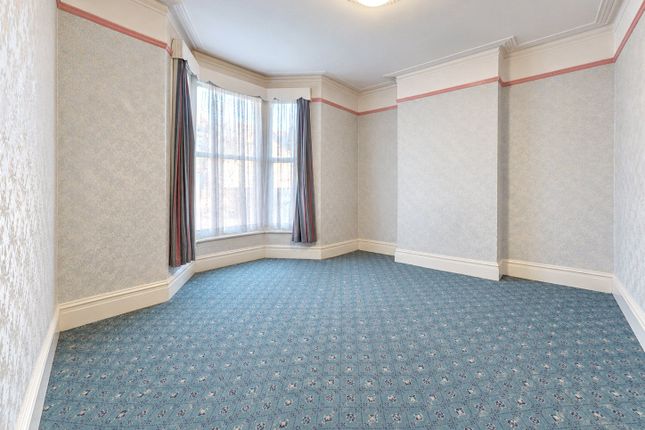 23, Chaplin Road, Wembley photo 4