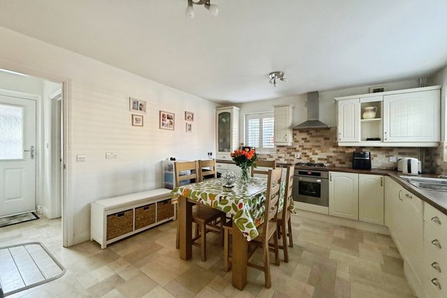 19, Ffordd Alltwen, Swansea photo 3