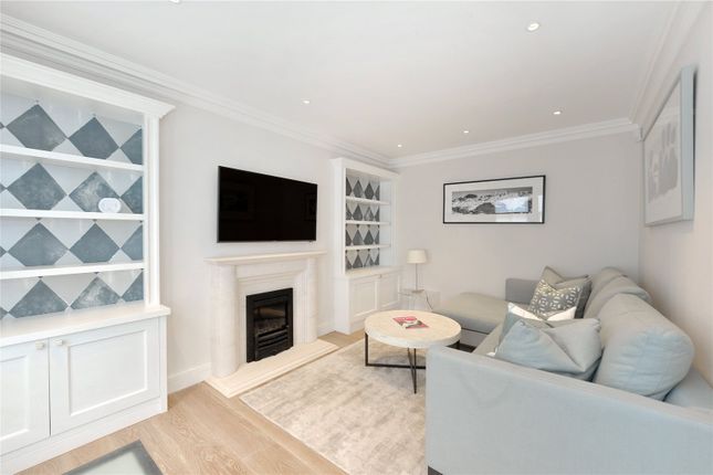 Mews house to rent in Denbigh Close, Notting Hill, London