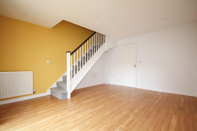 6, Temple Court, Higham Ferrers photo 2