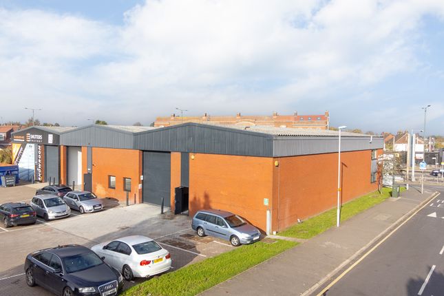 Industrial to let in Fullers Way South, Chessington