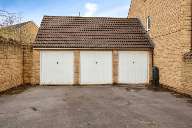 Town house for sale in Freestone Way, Corsham