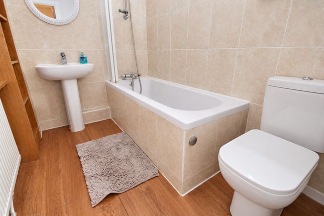 2 Queen Street, Littleborough photo 4