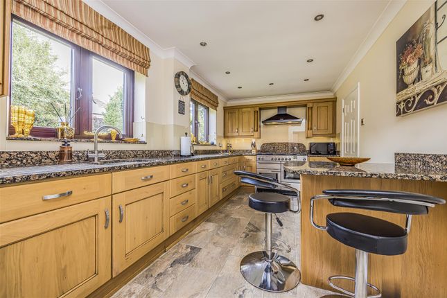 2, Woodland View, Waterlooville photo 4