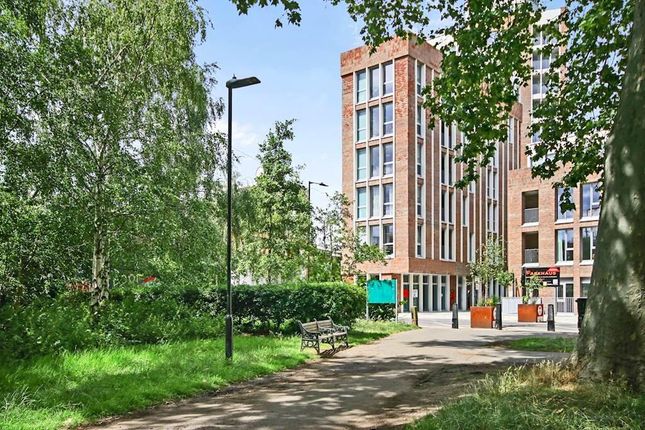 Thumbnail Leisure/hospitality to let in Downs Road, London