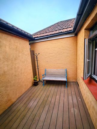 17, pembroke avenue, stanford-le-hope photo 4