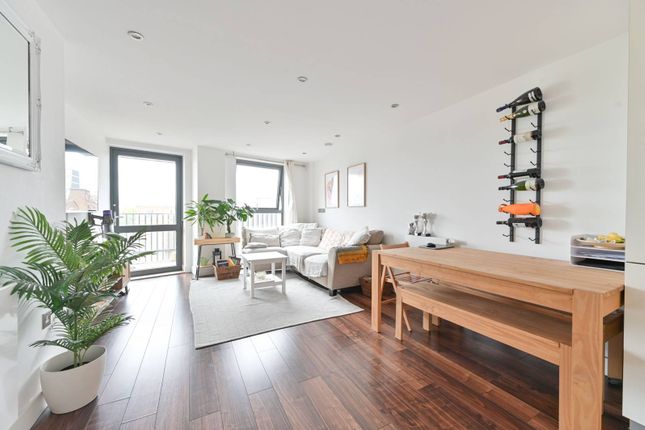 Flat for sale in Howson Court, Bermondsey, London