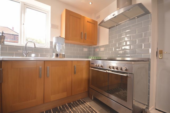 10 Levens Drive, Bolton photo 4