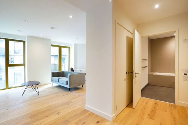Apt W41, East Apartments, London photo 3