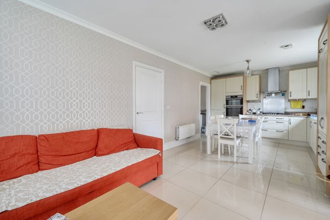 18, Martinet Road, Reading photo 4
