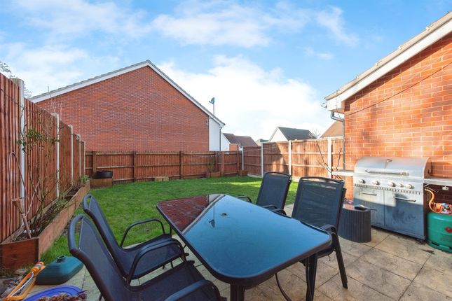 Thumbnail Semi-detached house for sale in Housemartin Way, Stowmarket