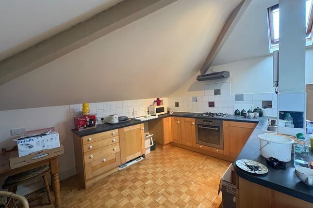 Flat 4 Emporium House, Temple Street, Llandrindod Wells, Powys LD1 5DL photo 4