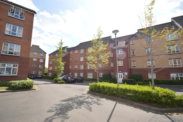 Flat to rent in Canterbury Court, Bedford Road
