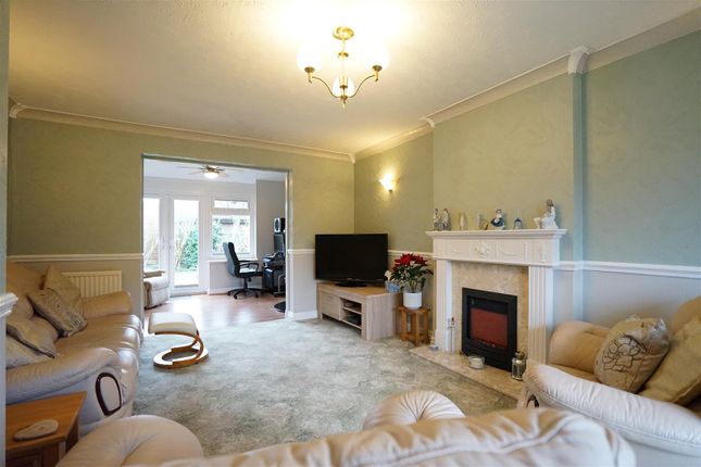 4, Branscombe Drive, Sale photo 2