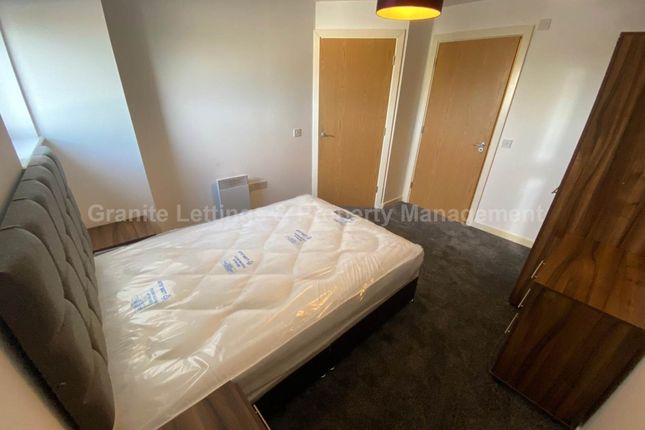 Flat to rent in Ladywell Point, Pilgrims Way, Salford