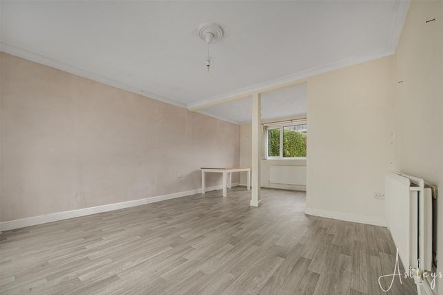 3, Sycamore Road, Swansea photo 2