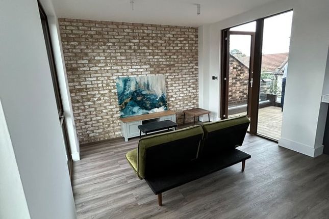 Flat 9 Gingerbread Court 2A, Michigan Avenue, London photo 3