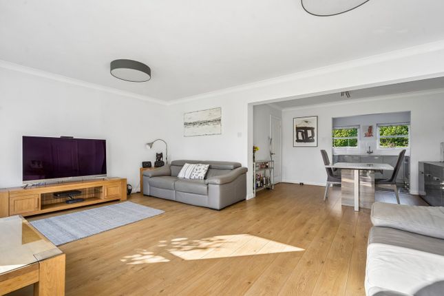 6 Purton Court, Purton Lane, Farnham Royal photo 4