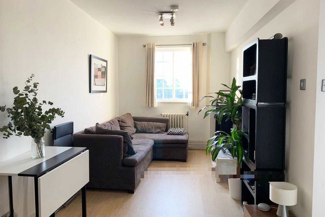 Flat 447, Russell Court, Woburn Place, London photo 2
