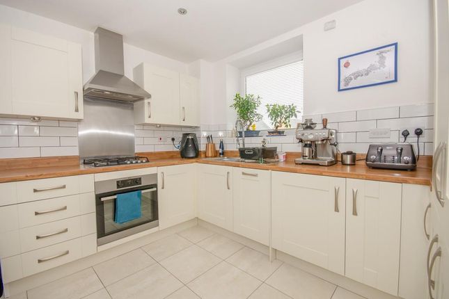 24, Buttercup Crescent, Bristol photo 2