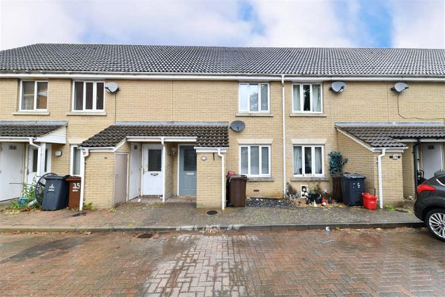 37, Tates Way, Stevenage photo 2