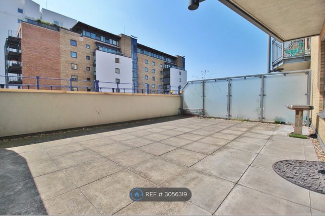 Flat, Commercial Road Lime House, London photo 5