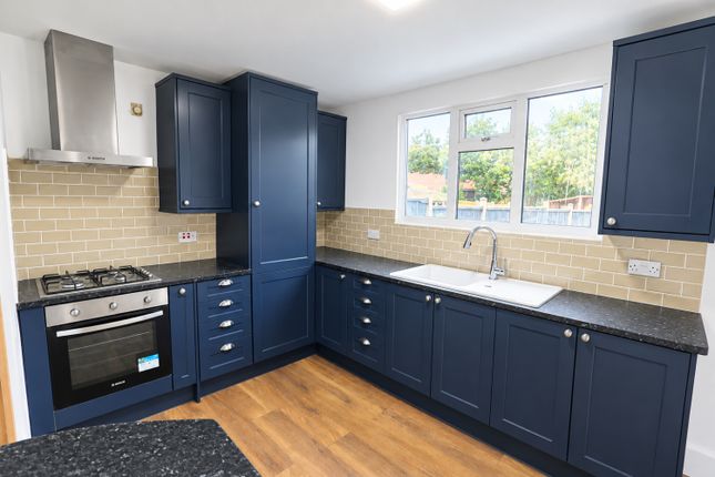 Tennyson Road, Romford photo 4