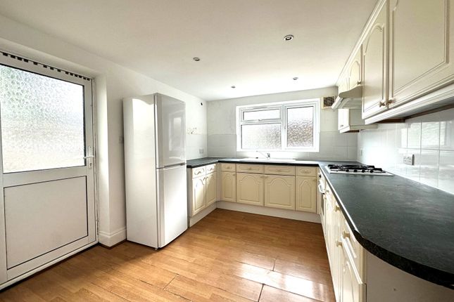 65, Victoria Road, Aldershot photo 2