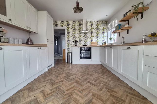 14 Gap Crescent, Filey photo 2