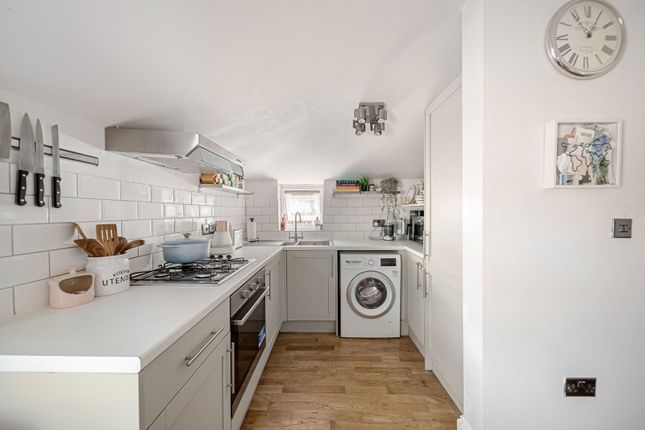 142c, Courthill Road, London photo 4