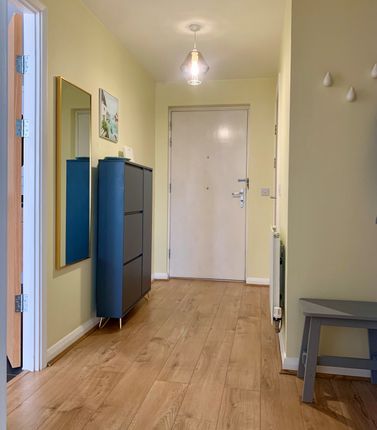 Flat 10 Coppermill Heights, Ferry Lane, London photo 2