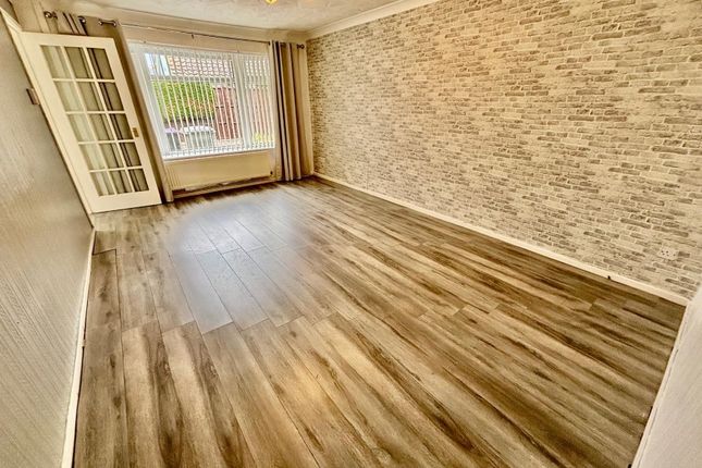 20 Camelot Court, Alford Road photo 2