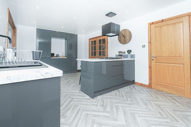 10b, Ashfield Gardens, Kelty photo 4