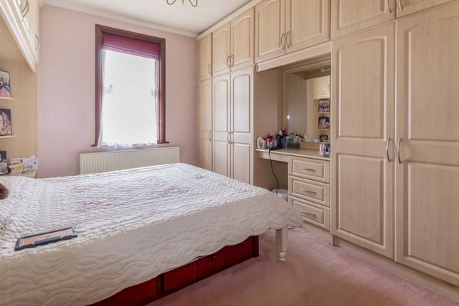 18, Dudley Gardens, London photo 4