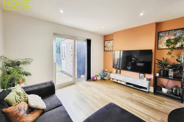 35 Talbott Close, Leicestershire photo 3