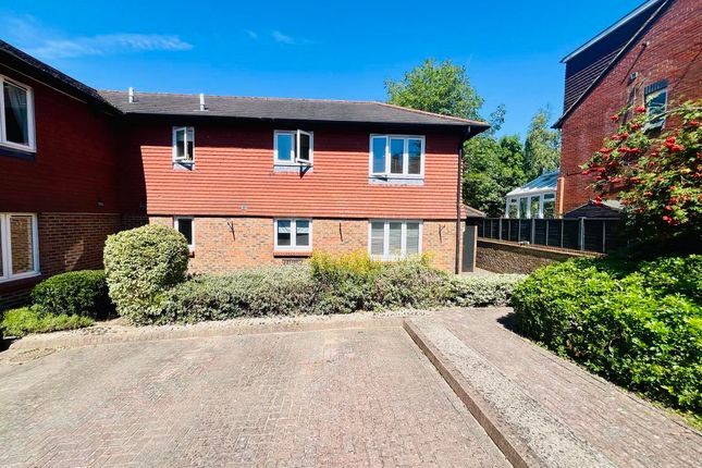 Flat to rent in Shakespeare Way, Warfield, Bracknell