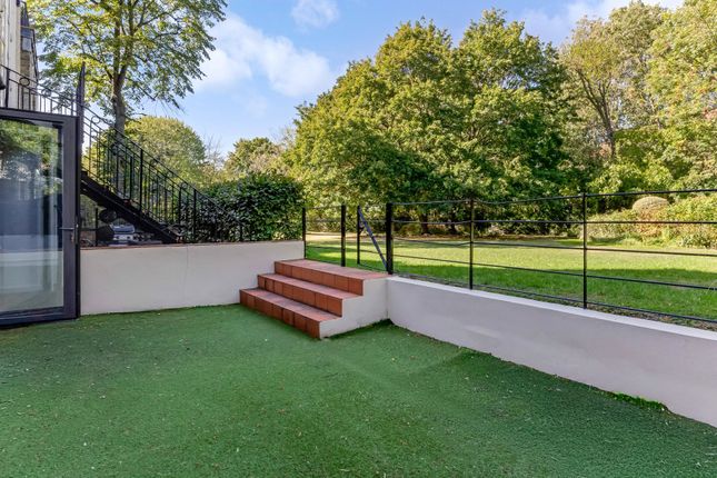 180A,, Sutherland Avenue, London photo 4