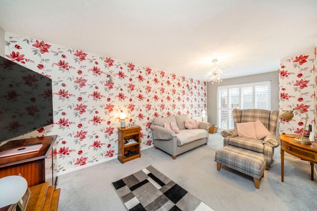 28, Hickin Close, London photo 2